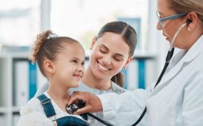 Seguro médico de niños: 3 Mejores opciones disponibles